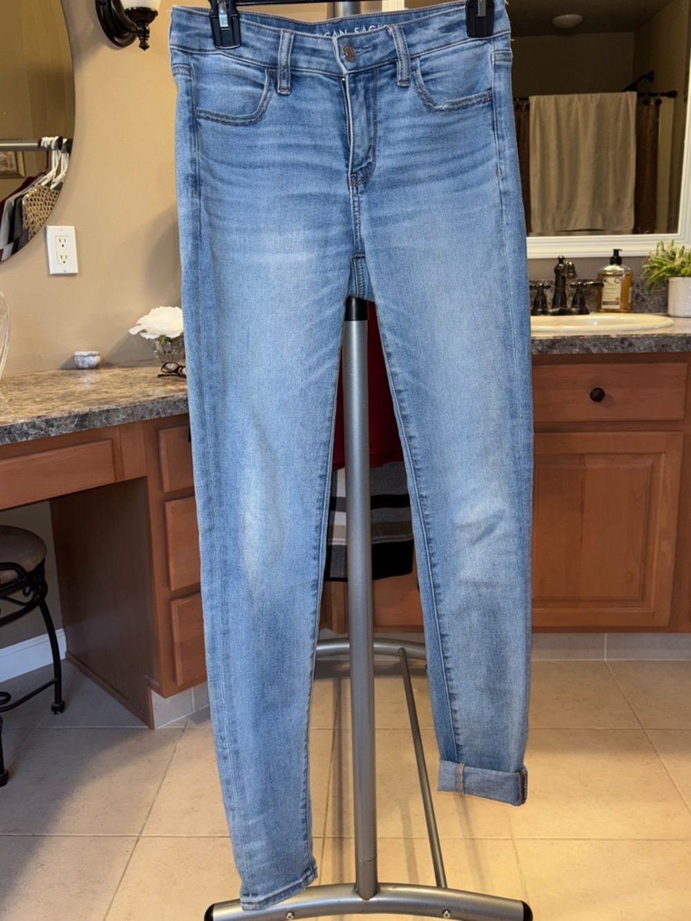 American Eagle Outfitters Light Wash Skinny Jeans